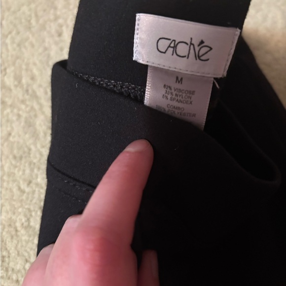 Cache black leggings preowned size medium - Picture 2 of 3